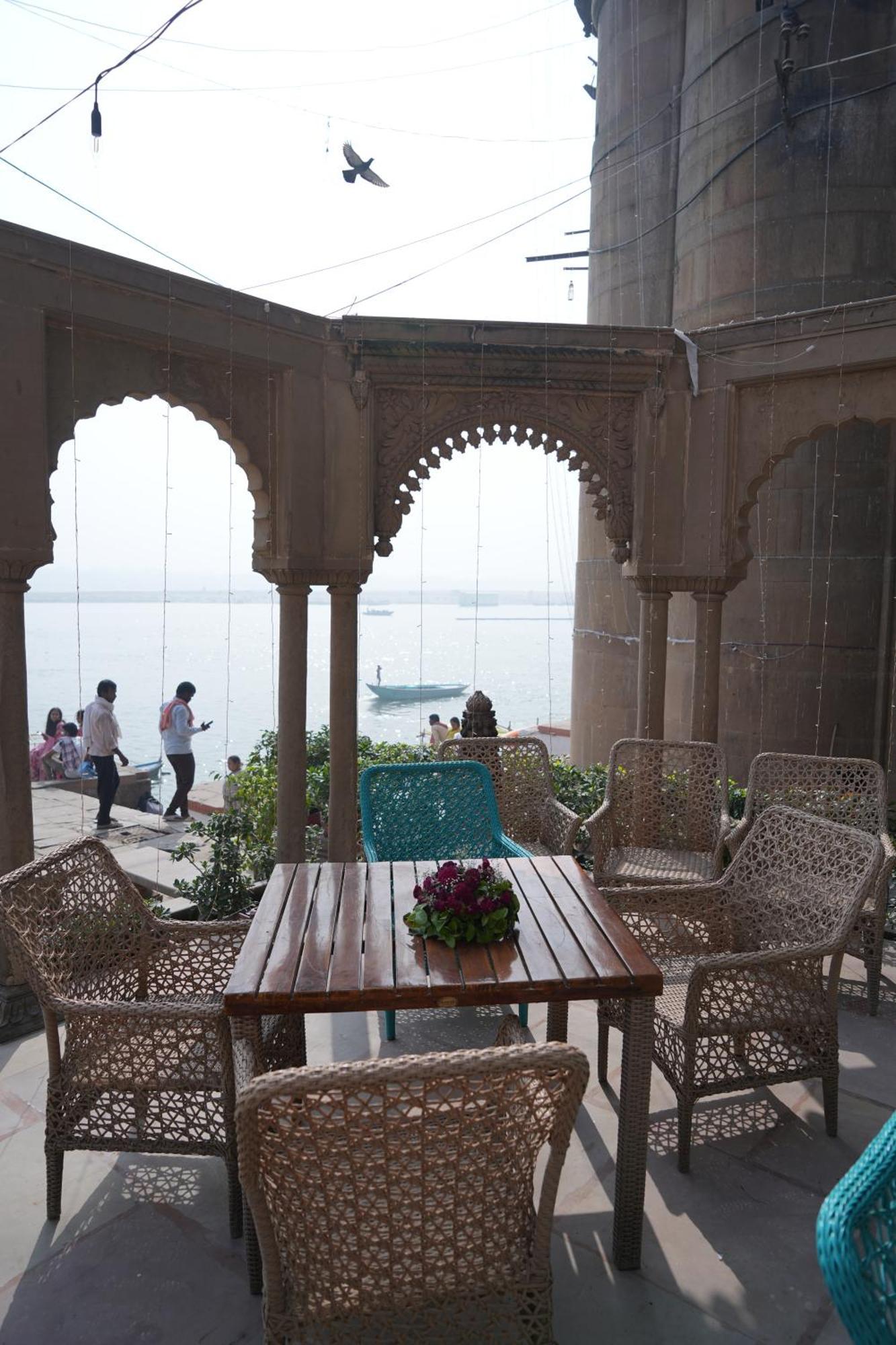 Guleria Kothi At Ganges Hotel Varanasi Exterior photo