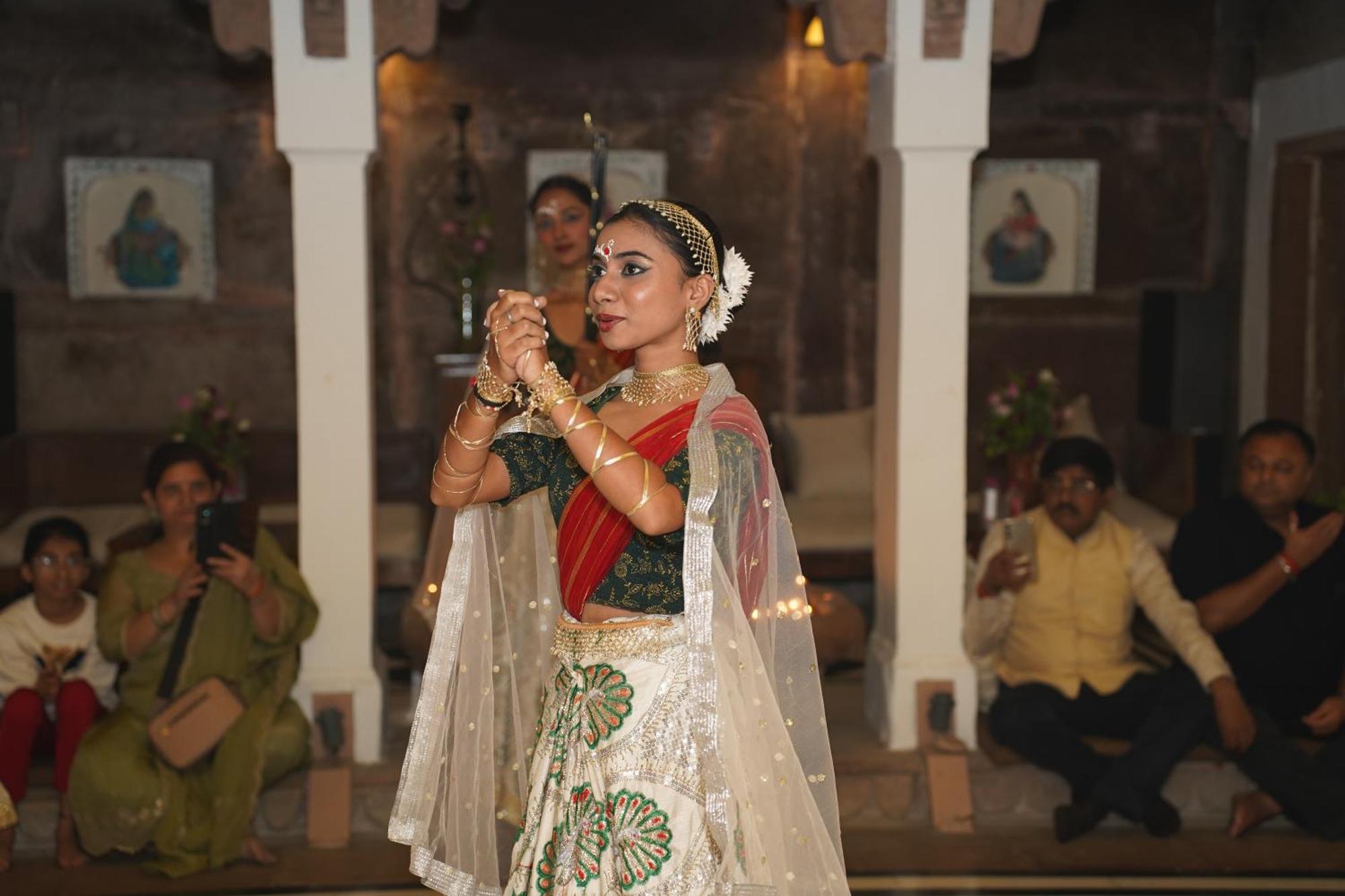 Guleria Kothi At Ganges Hotel Varanasi Exterior photo