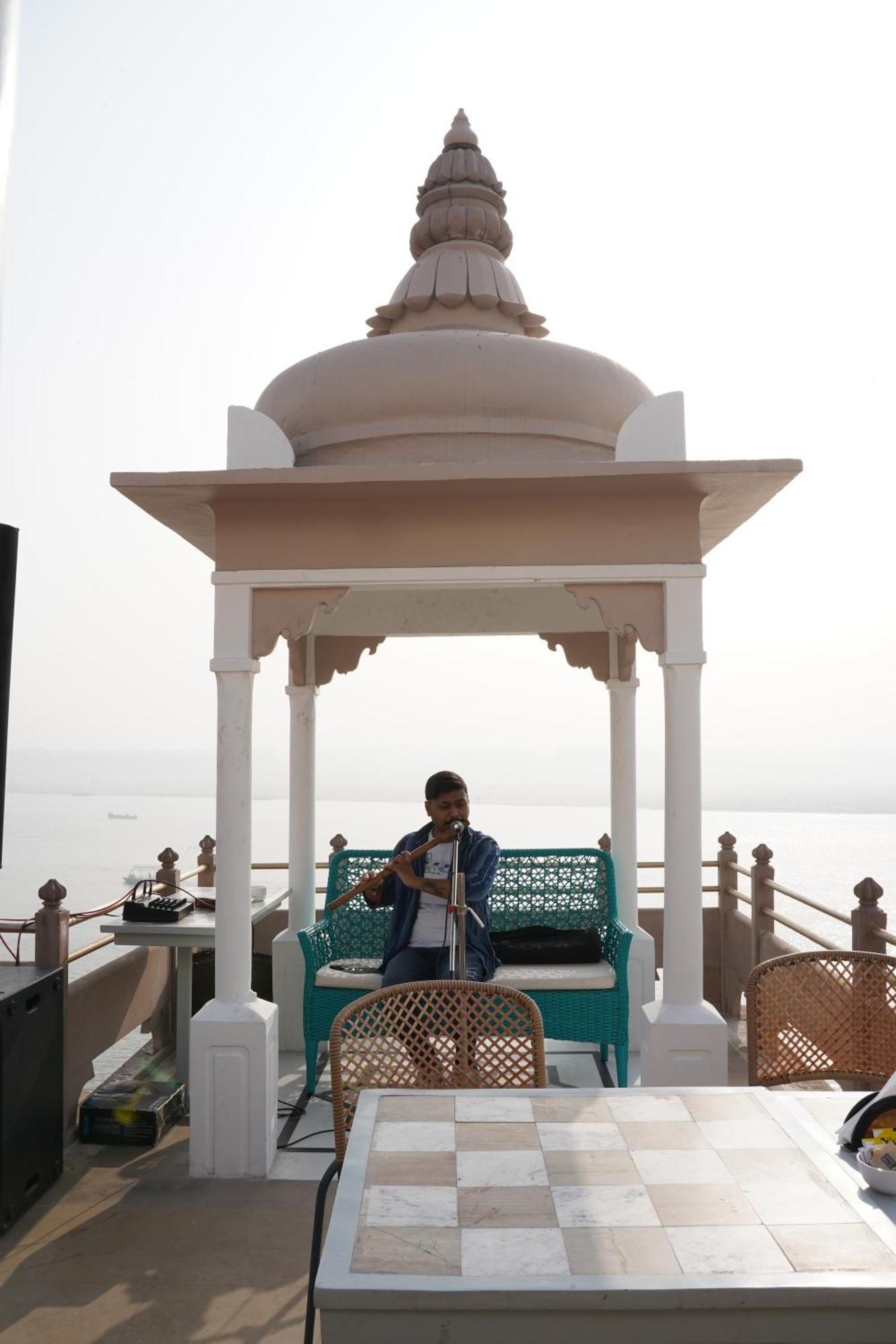 Guleria Kothi At Ganges Hotel Varanasi Exterior photo