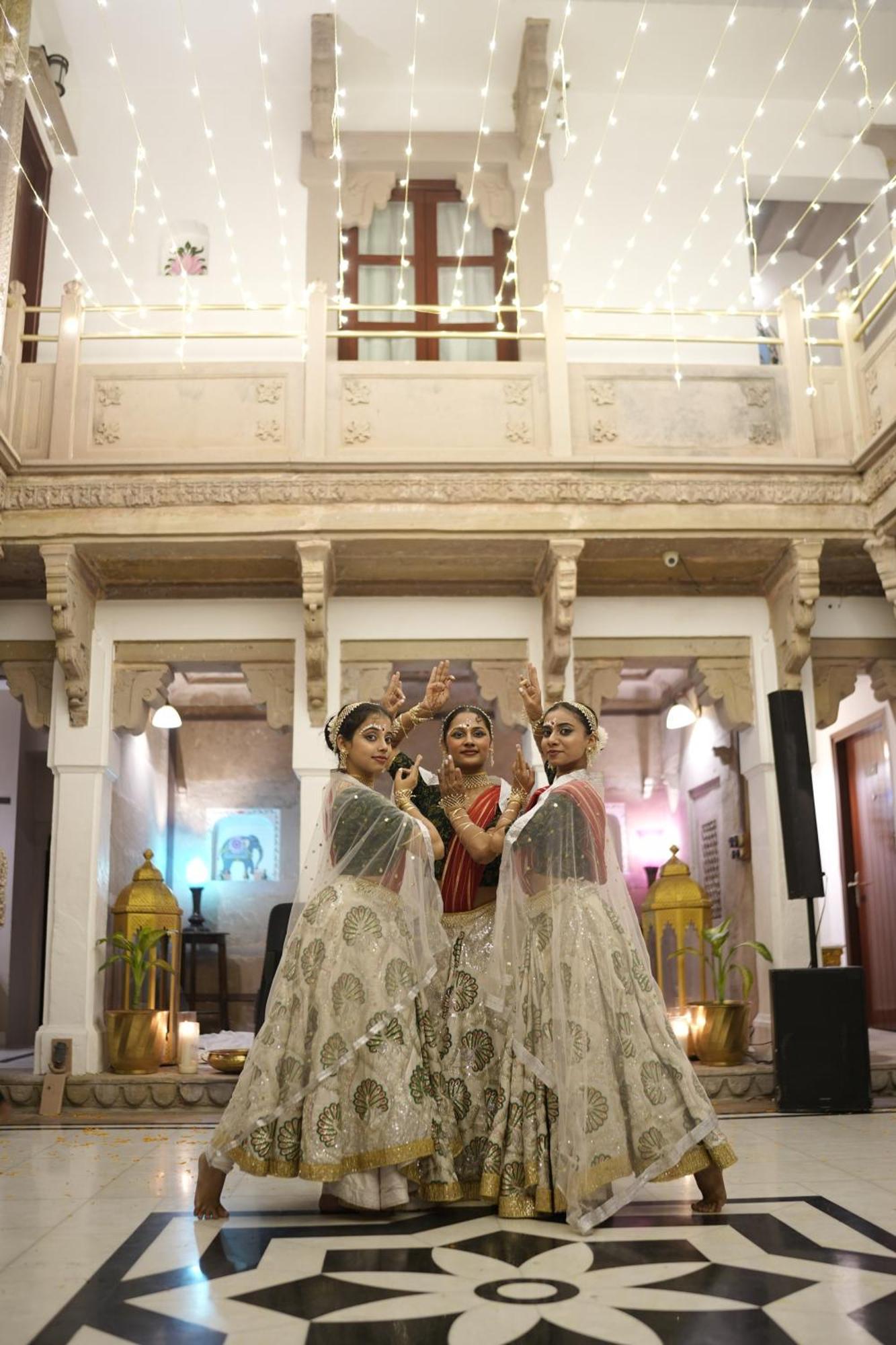 Guleria Kothi At Ganges Hotel Varanasi Exterior photo