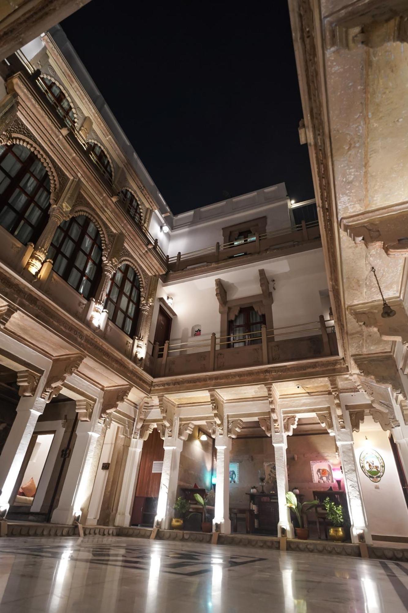 Guleria Kothi At Ganges Hotel Varanasi Exterior photo