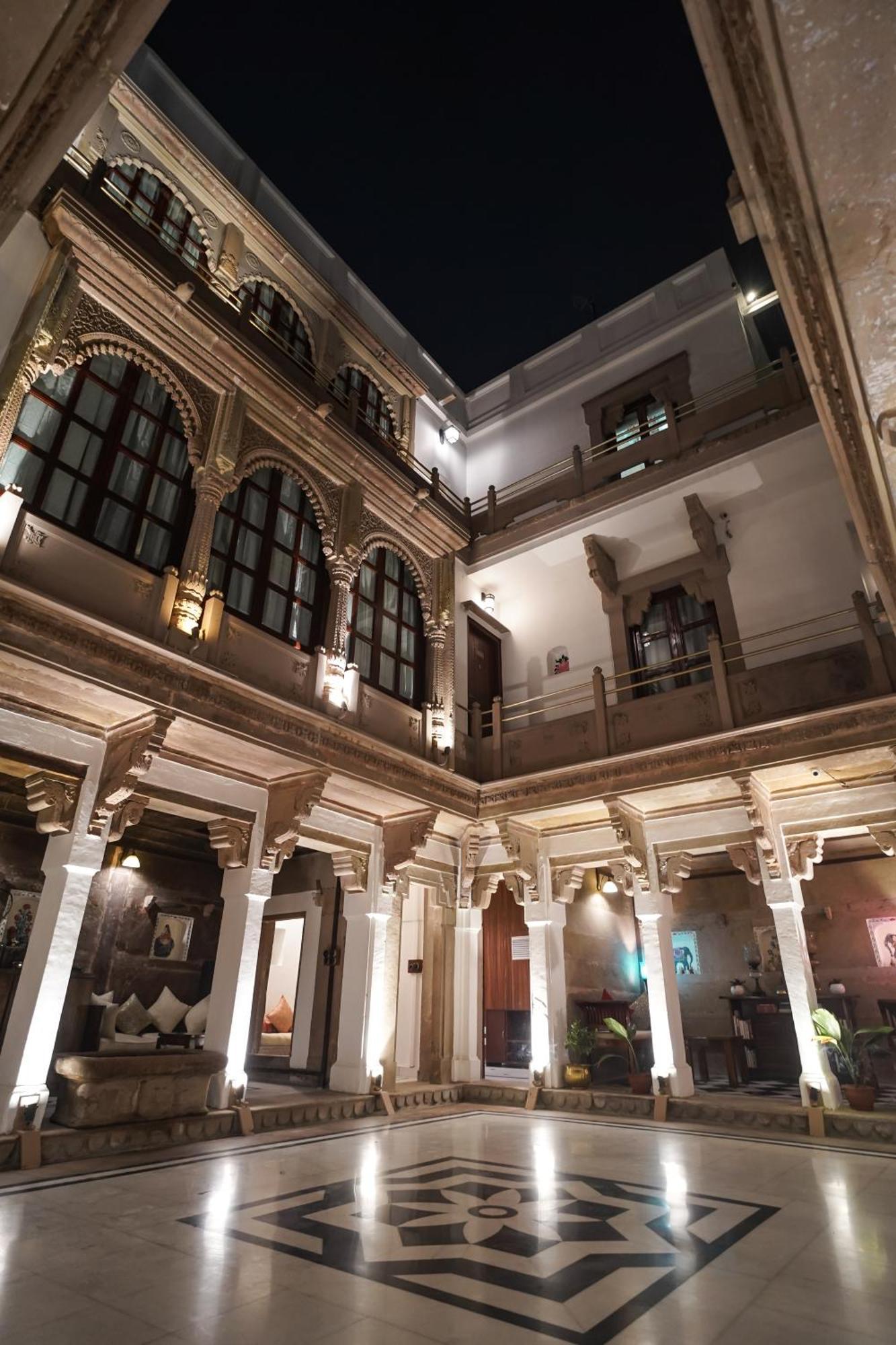 Guleria Kothi At Ganges Hotel Varanasi Exterior photo