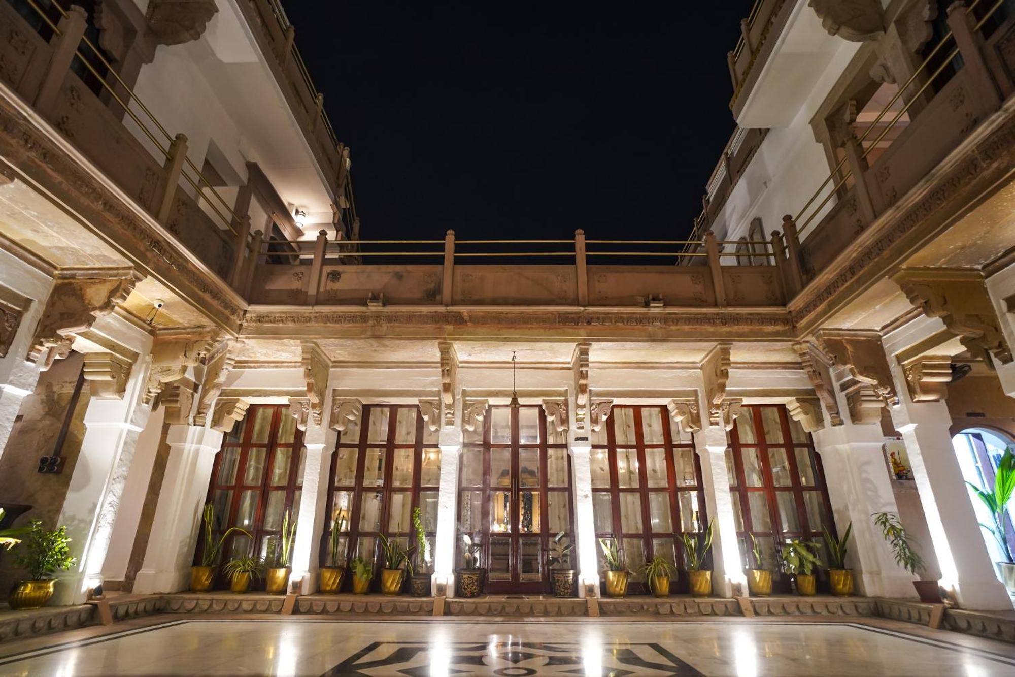 Guleria Kothi At Ganges Hotel Varanasi Exterior photo