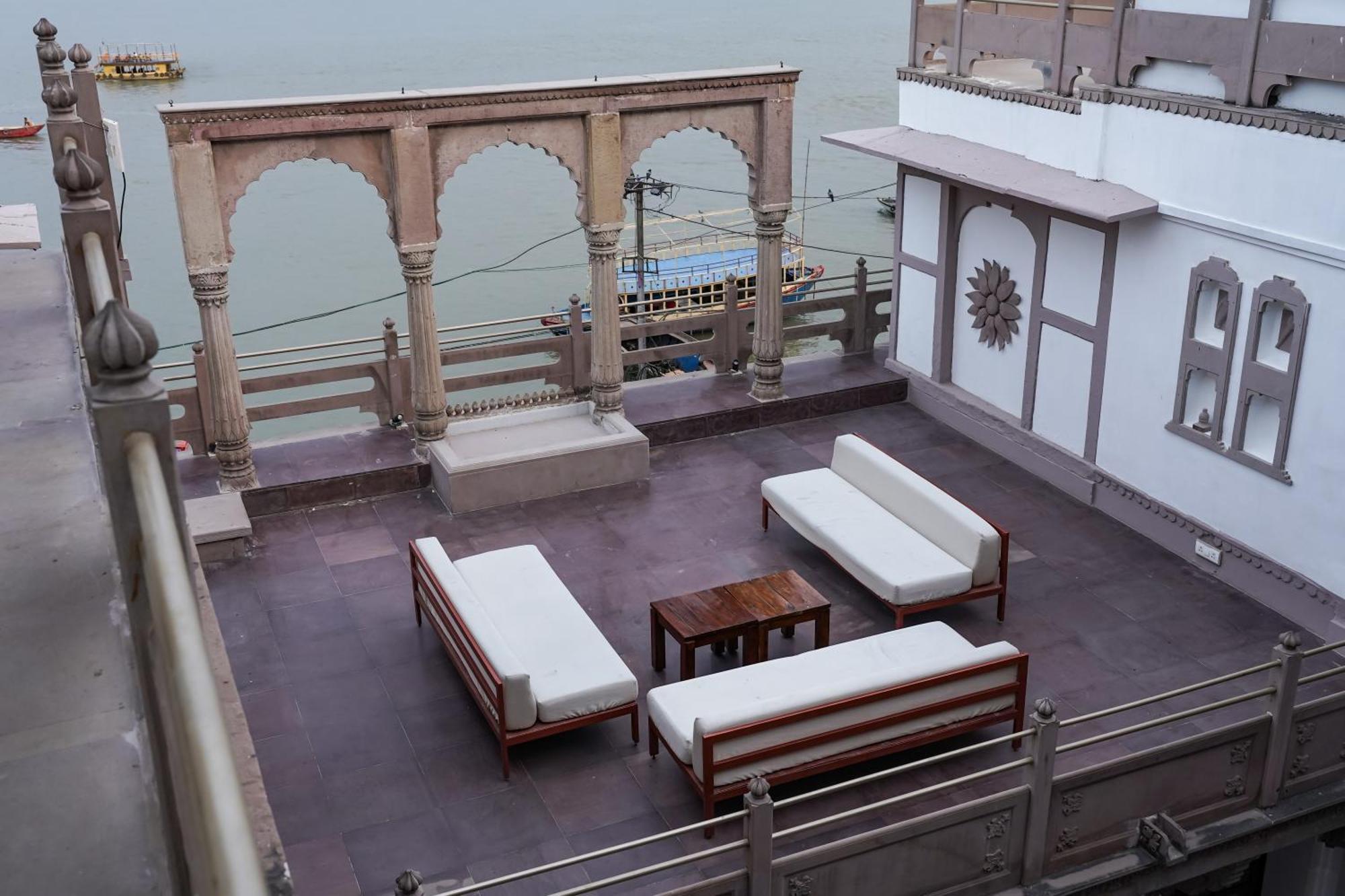 Guleria Kothi At Ganges Hotel Varanasi Exterior photo