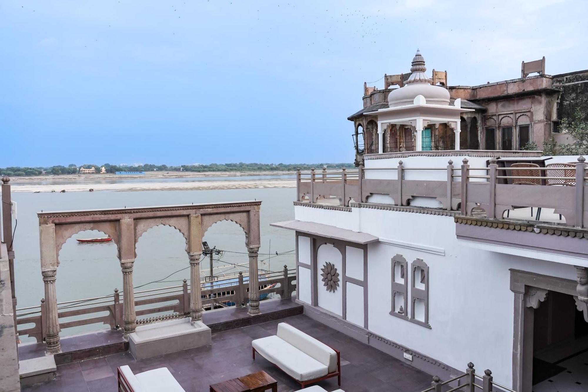 Guleria Kothi At Ganges Hotel Varanasi Exterior photo